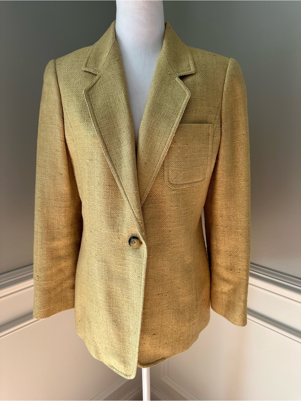 Ellen Tracy Single-Button Tailored Blazer in Golden Yellow
